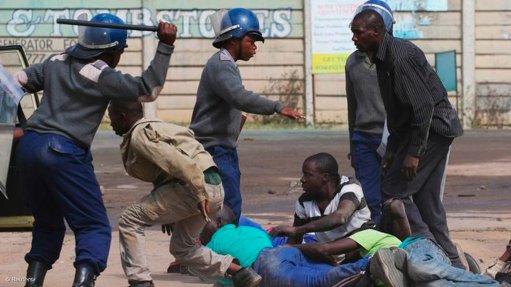 DA urges SA govt to speak out on Zimbabwe unrest