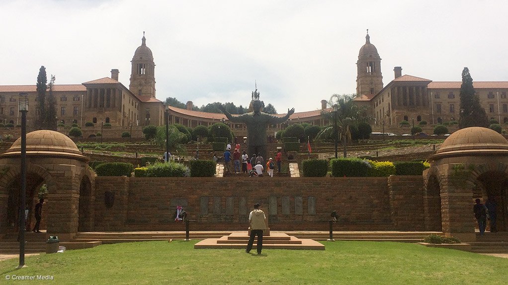DA leaders unveil Madiba campaign posters at Union Buildings
