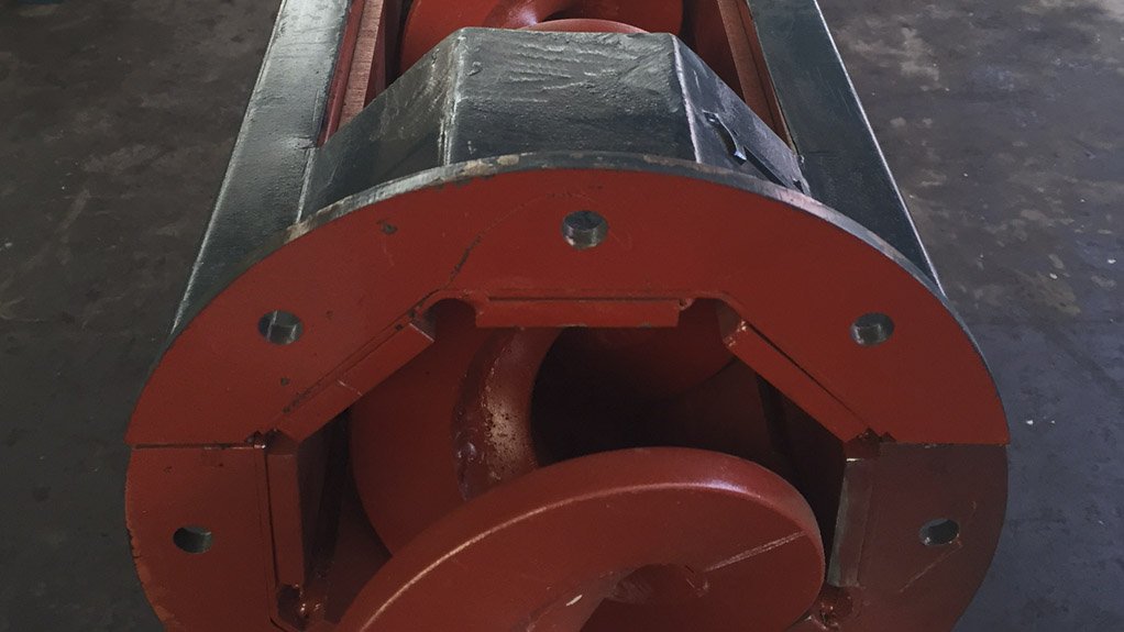  	DIFFICULT MATERIALS DEALT WITH Shaftless spiral screw conveyor systems effectively handle bulky and abrasive solids that often cling to the central pipe of a conventional shafted screw conveyor