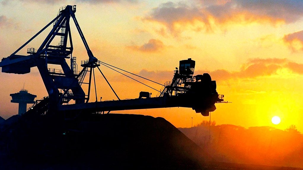 RESILIENT INDUSTRY
The mining industry is the foundation on which South Africa’s industrial development was built and continues to contribute significantly to the country’s economy 