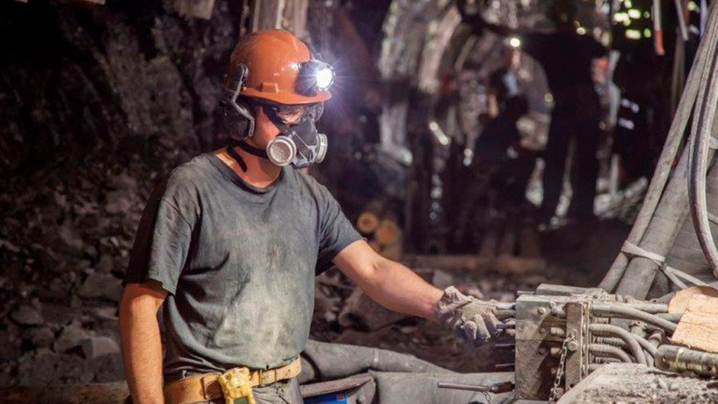 Half-mask respirators prevent the spread of silicosis among SA miners