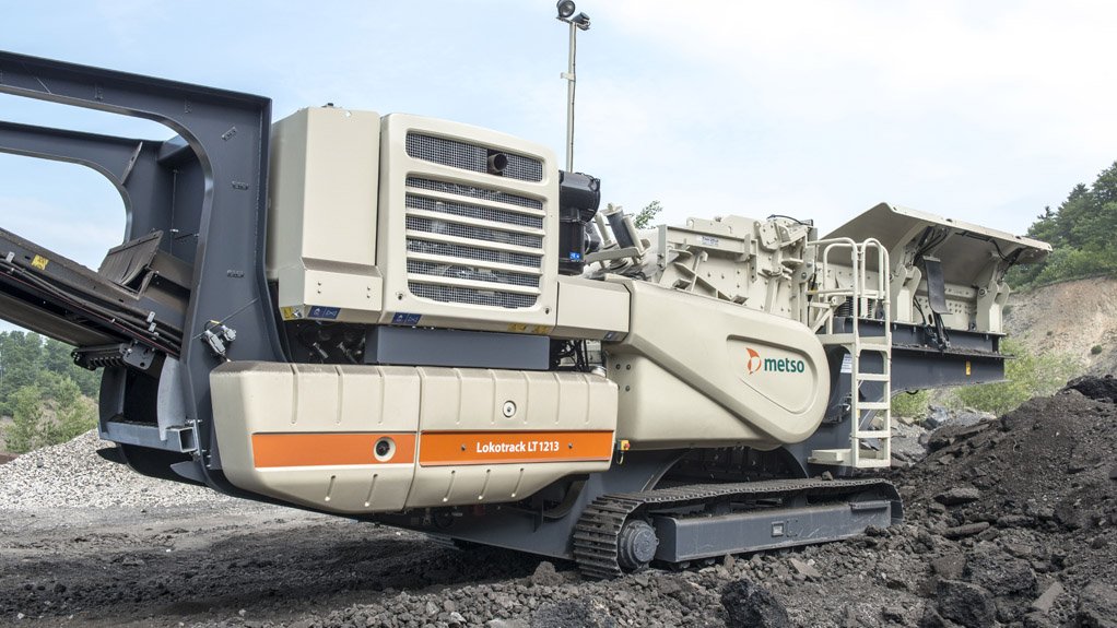 VERSATILE MACHINE 
The LT1213 mobile impact crusher can be fine-tuned for aggregate, quarrying or recycling applications 

