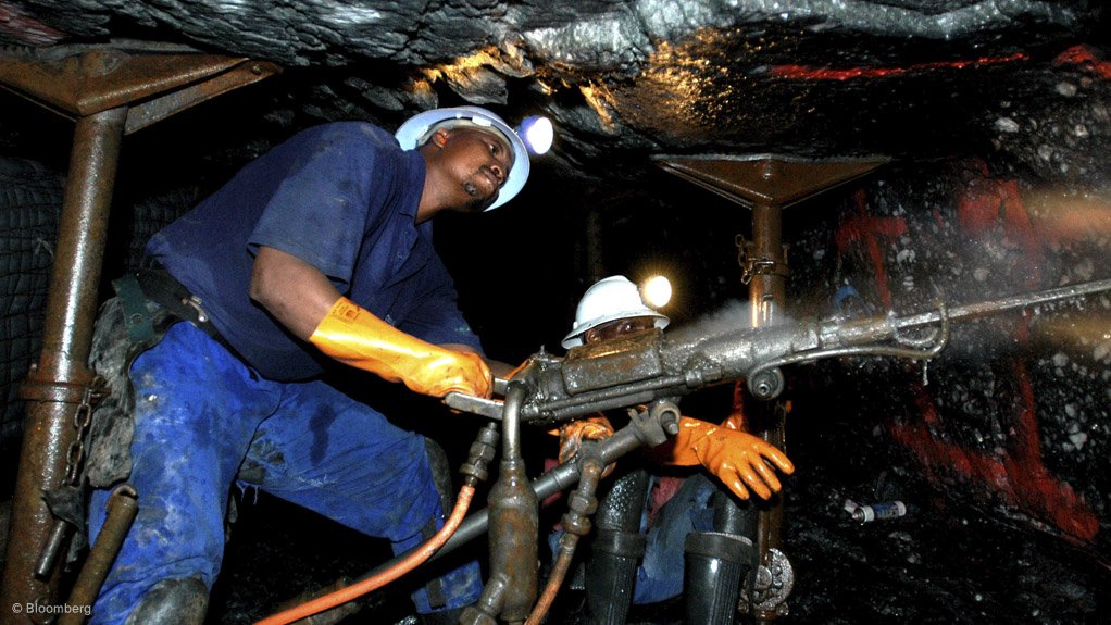SAFE PRODUCTION STRATEGY Mponeng has achieved one-million fatality-free shifts in Q1 2016 following the implementation of AngloGold Ashanti’s Safety Production strategy 