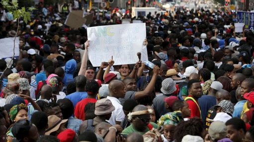 Chaos in Pretoria as protesting students storm Nzimande offices