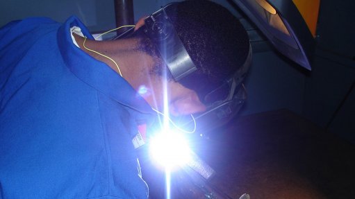 WELDING CAREERS
South Africa continues to struggle with a shortage of young people training to qualify as welders
