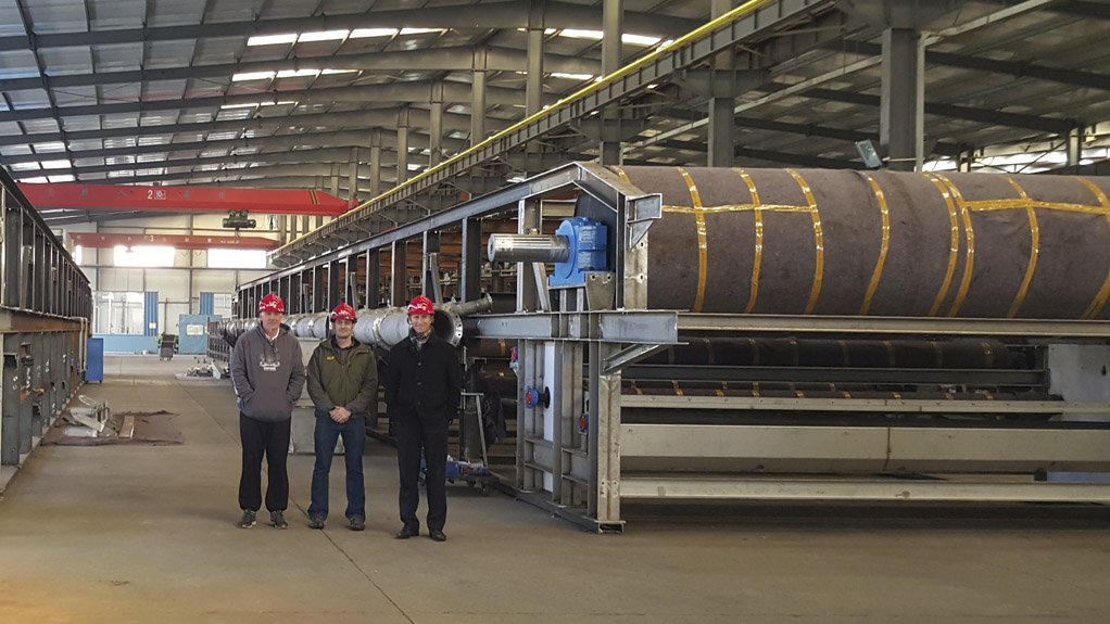 LARGEST FILTERS IN AFRICA
Roytec supplied vacuum belt filters to Eurasian Resources Group’s Boss 50 mine in the Democratic Republic of Congo. Pictured are Roytec CEO Alan Fanton, Roytec project manager Piet Kruger and ERC project director Hakkies Griesel

