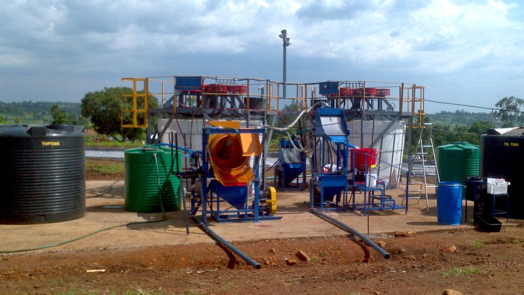 COMPACT EFFICIENCY APT’s small-scale TT20 TriTank model in Kenya is designed to be a cost- and space-effective option for gold recovery at a smaller mining operation 
