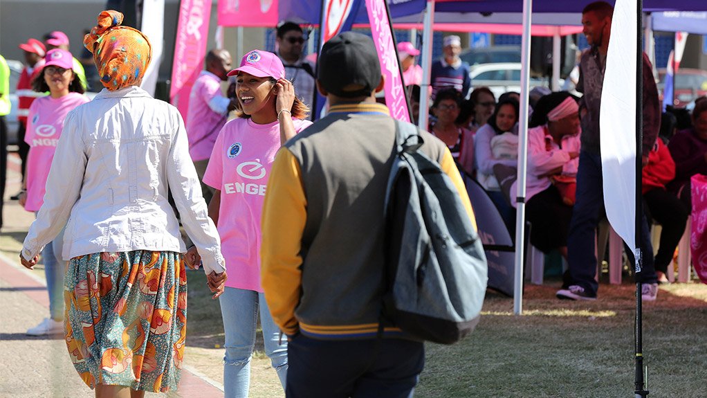 Engen and Supersport United raise breast cancer awareness in Cape Town
