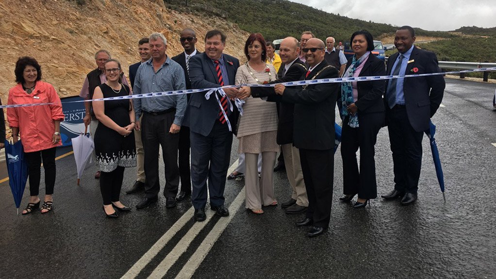 New road unlocks Hemel and Aarde Valley