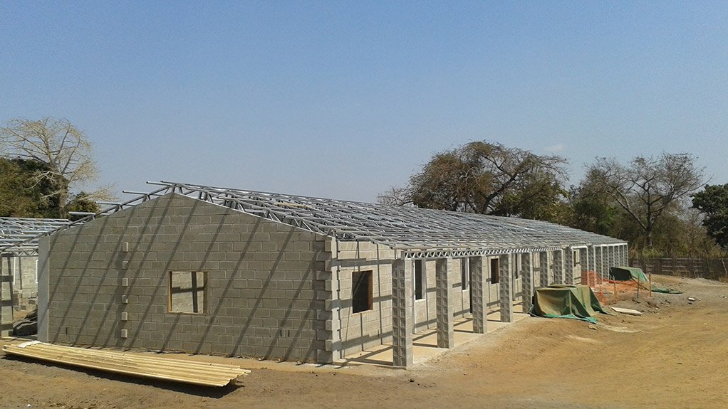 Modular building company provides practical solutions on Mozambican graphite mine