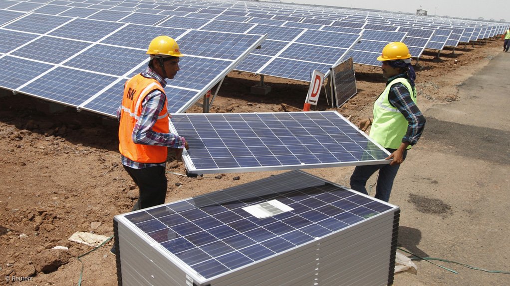 SOLAR CONSTRUCTION 
Enel owns several solar power plants in South Africa and has two 82.5 MW solar power plants under construction