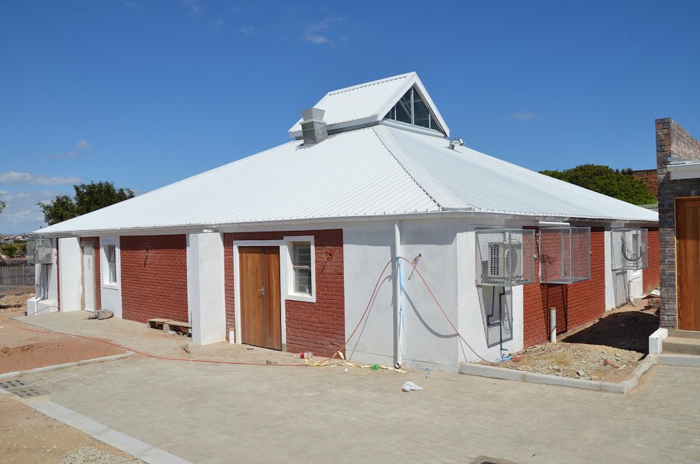 Louwville clinic targets completion in March
