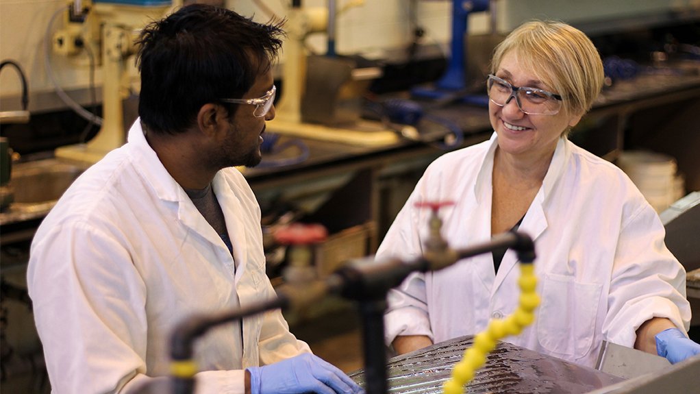 Mineral processing engineer Maria Holuszko and her PhD student Amit Kumar
