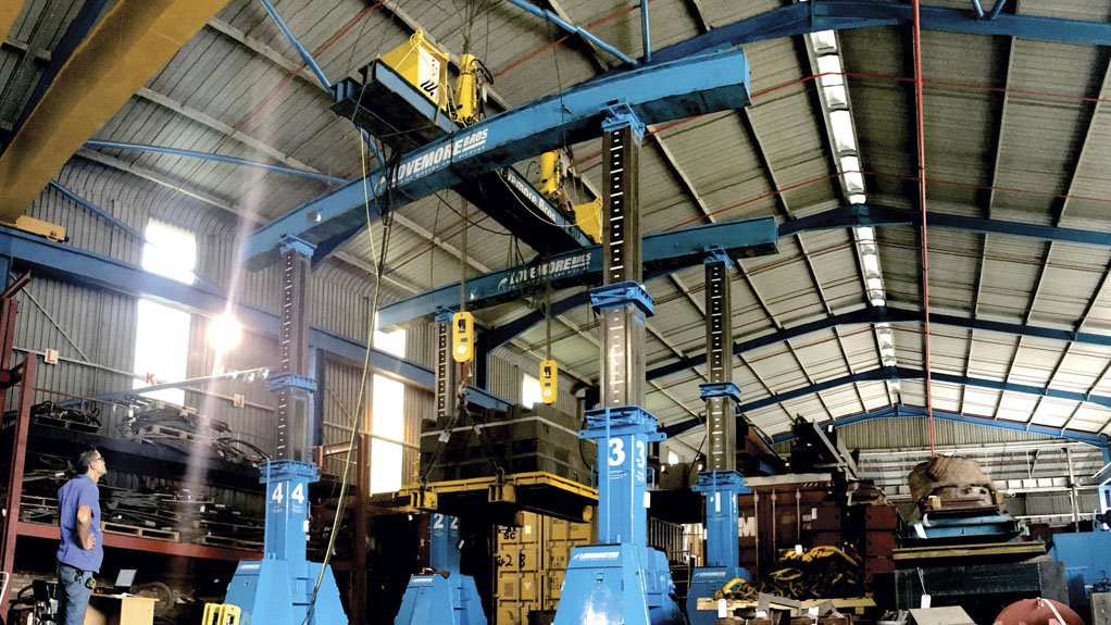 EFFECTIVE USE OF SPACE
Strand jacks are particularly useful in operations with limited space available, such as in sugar mills, which are generally very congested
