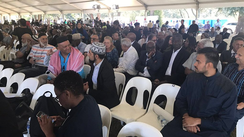 Mourners converge in Johannesburg to bid farewell to Kathrada