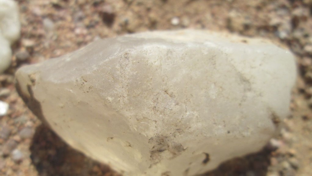 HIGH-END ROCK CRYSTAL Suricate will soon undertake a feasibility study for the commissioning of high-purity quartz deposits containing up to 99.99% in silicon