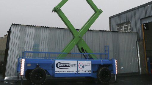 MEGA SCISSOR LIFT 
The HL-275 D27 is capable of lifting 1 t to a height of 27.5 m