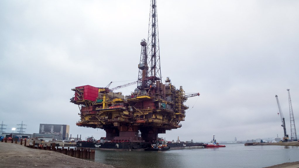 BRENT DELTA
The large and ageing oil rig arrives at the Able Seaton Port to be recycled
