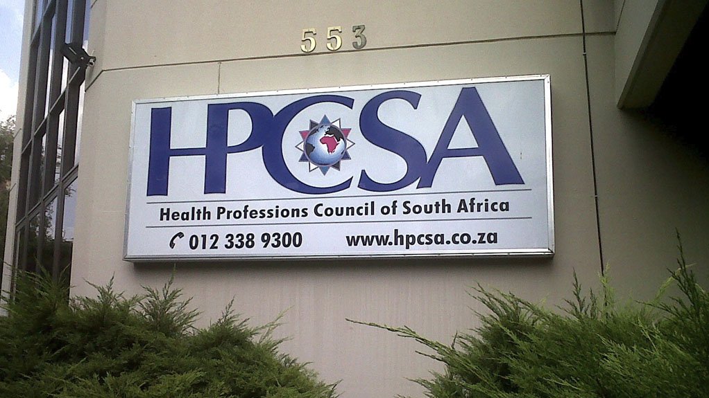 PROTECTING PATIENT RIGHTS
The Health Professionals Council of South Africa urges healthcare professionals to defer from entering global fee arrangements or financial contracts