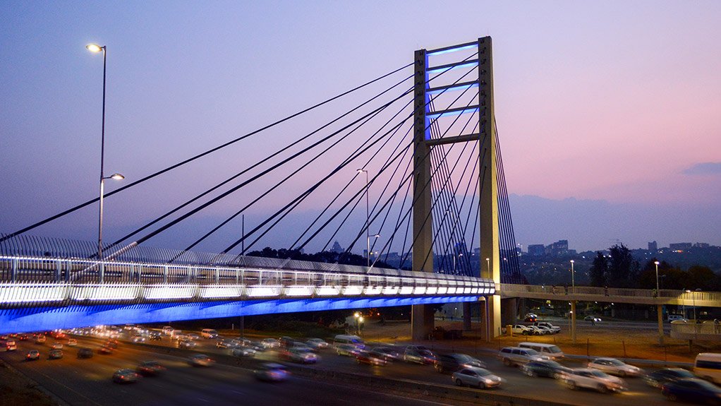 BEKA Schréder illuminates the Rea Vaya BRT Bridge over the M1 highway