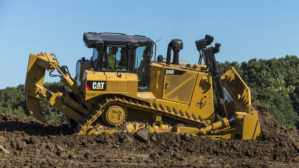 BIGGER BLADE
Equipped with the largest standard blade in its class at 10.3 m3, the D8R dozer can move up to 13% more material per pass than previous models
