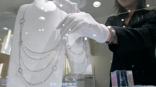 Low platinum price boosting platinum jewellery demand