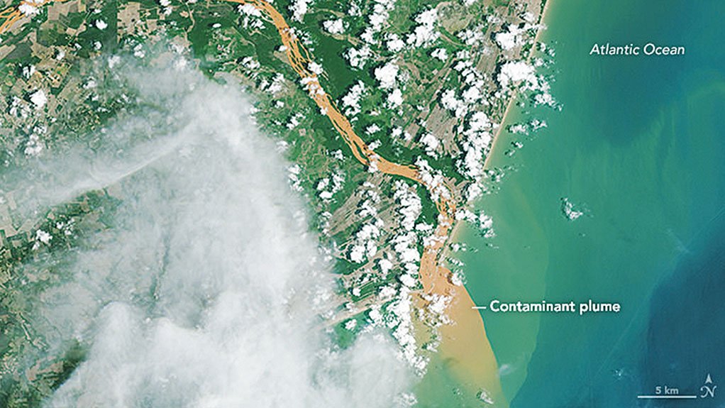 MINING DELUGE A Landsat image of the contaminated sludge released into the Rio Doce (Sweet River), Brazil, following the collapse of a tailings dam at the Samarco mine