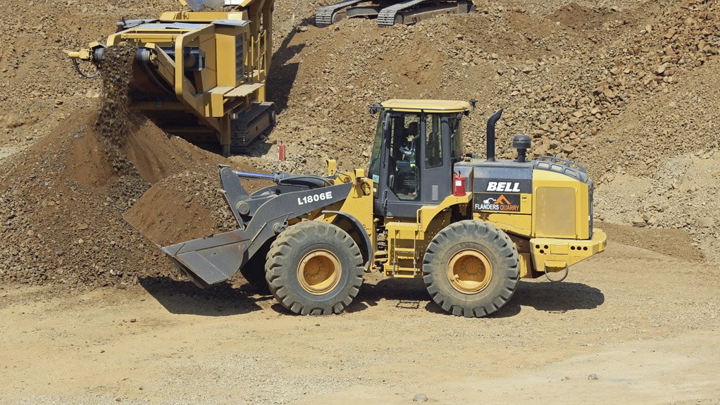 BIGGER AND BETTER
The first Bell Loader supplied to Flanders Quarry improved its productivity substantially because it was a bigger machine, quicker and more robust