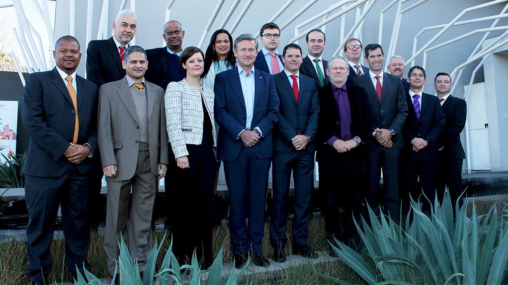 Minister Rob Davies meets with Spanish Chamber of Commerce