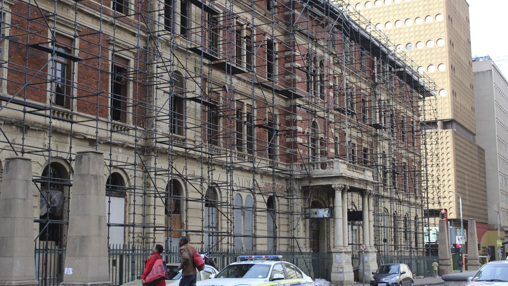 JOBURG CLASSIC GETS FACELIFT
The post office in Rissik street, which was built in 1897, is currently undergoing a R60-million renovation
