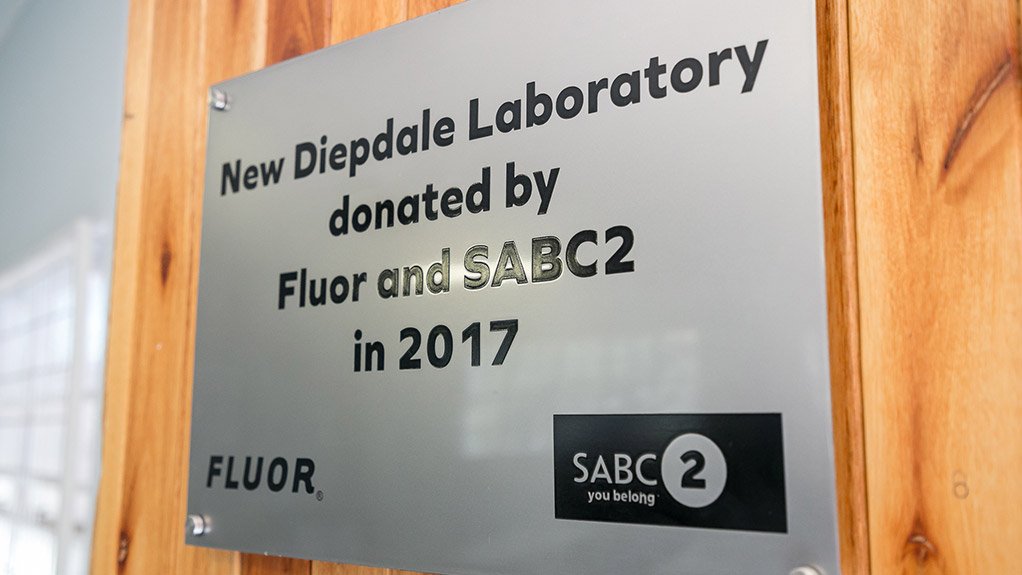 Fluor and SABC2 hand over refurbished science laboratory to Soweto school to celebrate Mandela Month.