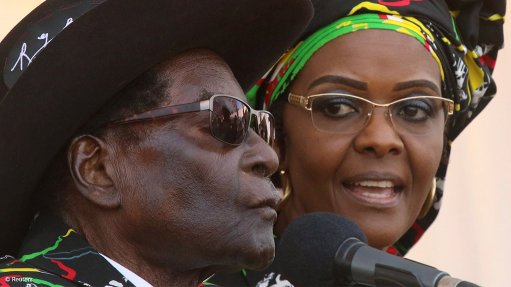 Mugabe arrives in SA for SADC summit amid controversy around his wife Grace