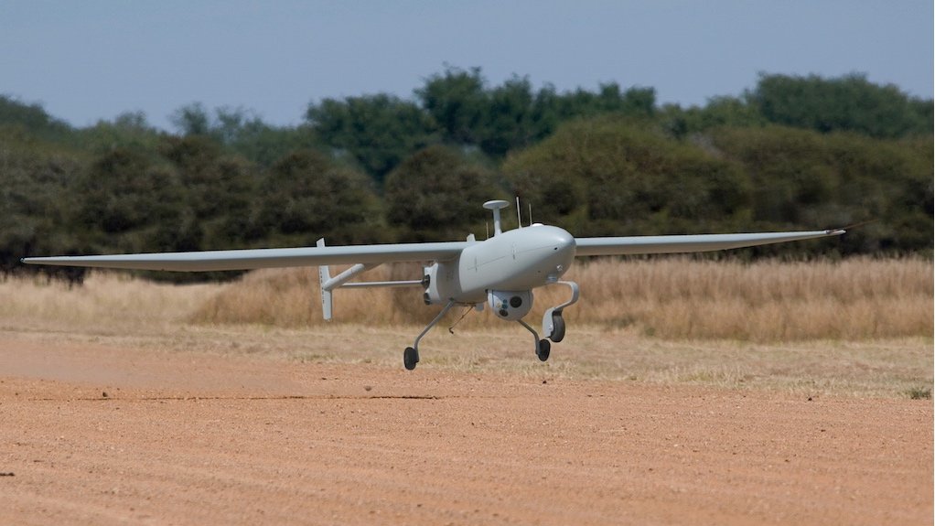OUT OF SIGHT
Seeker has the capability to operate on a radius up to 250 km away and an altitude of 18 000′
