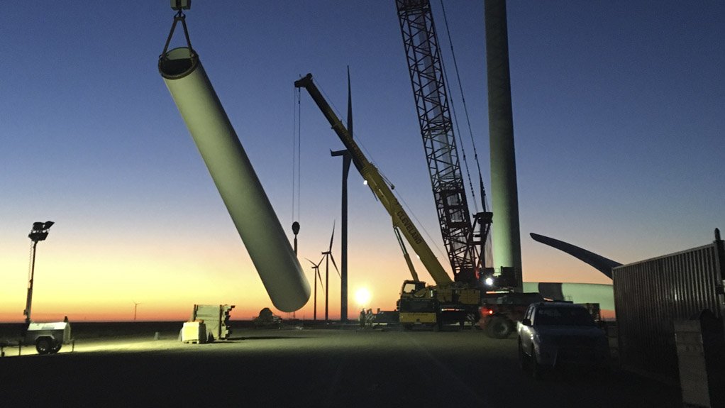 DEDICATED INSTALLATION
The lifting of Khobab Wind Farm’s wind turbine generators was managed by a dedicated turbine installation crew, who began installation in March

