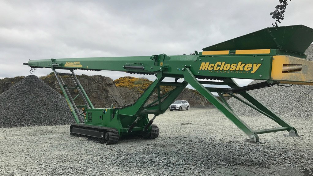 MATERIALS HANDLING 
The TS4080 stacker is designed to allow operators to stockpile/transfer material directly from mobile crushing and screening plants 