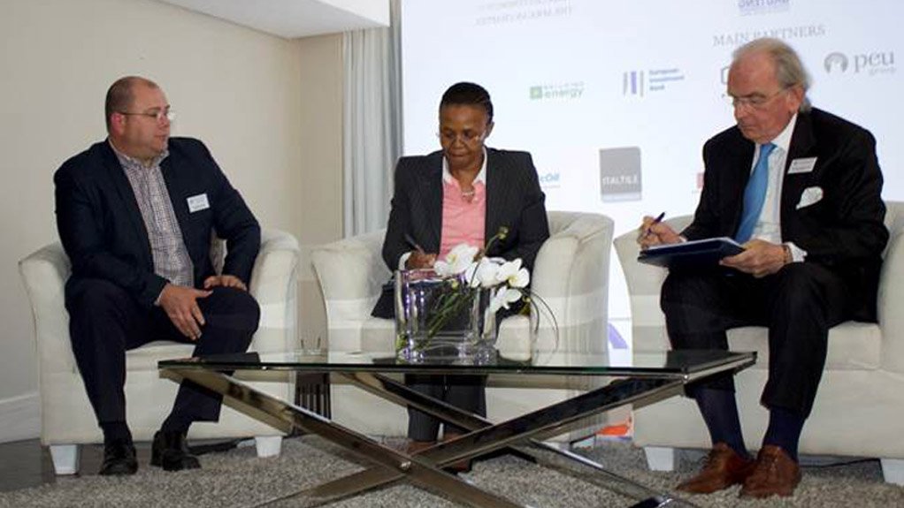 COMMITMENT TO COLLABORATION Nico de Kock, Phindile Baleni and Paolo Borzatta signed an agreement of collaboration between Gauteng and Italy at the launch of the South Africa-Italy Summit/Indaba