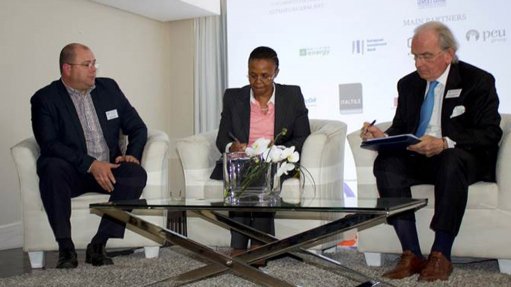 COMMITMENT TO COLLABORATION Nico de Kock, Phindile Baleni and Paolo Borzatta signed an agreement of collaboration between Gauteng and Italy at the launch of the South Africa-Italy Summit/Indaba