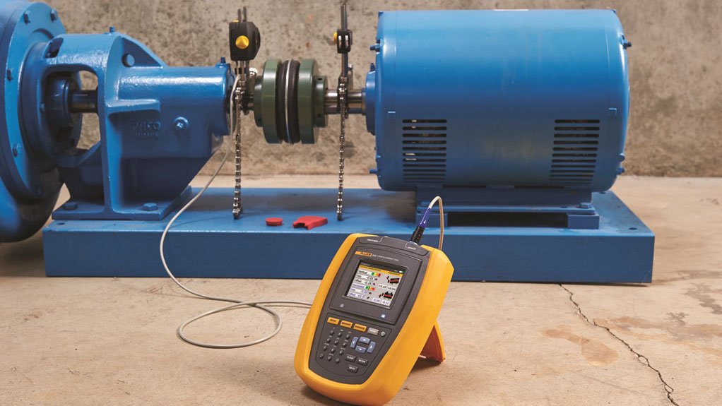 LASER PECISION Unlike the straight-edge method or dial indicators, Fluke’s 830 performs complicated alignment calculations automatically