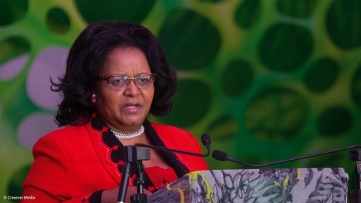 DEA: Minister Molewa expresses condolences at passing of senior departmental researcher