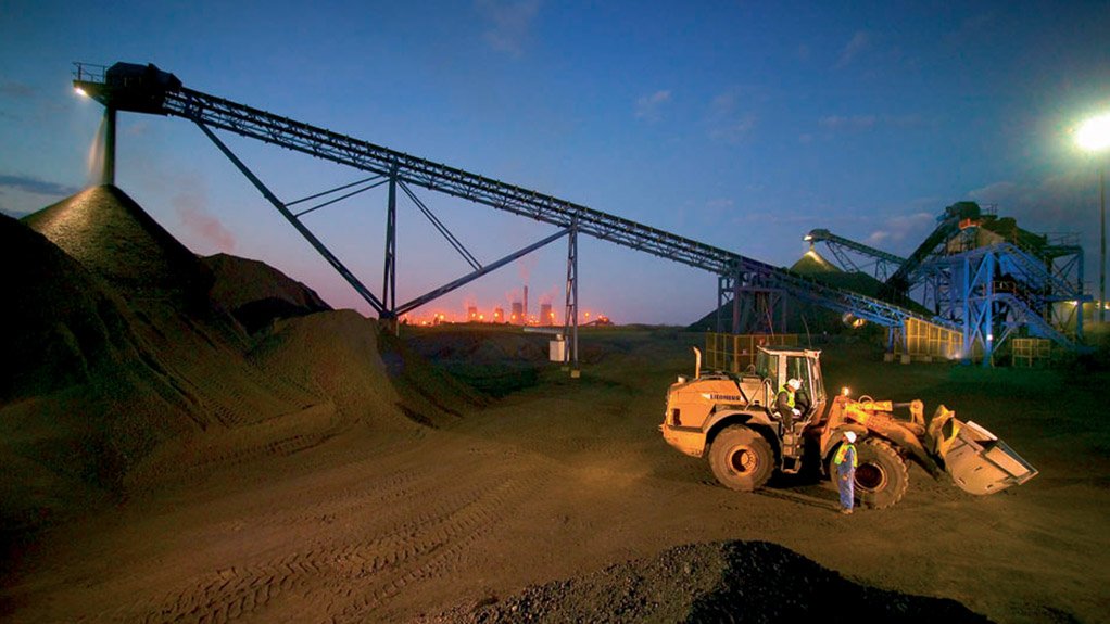 FEEDING OPERATIONS Sasol Mining operates six coal mines that supply feedstock for its Secunda (Sasol Synfuels Operations) and Sasolburg (Sasolburg Operations) complexes in South Africa