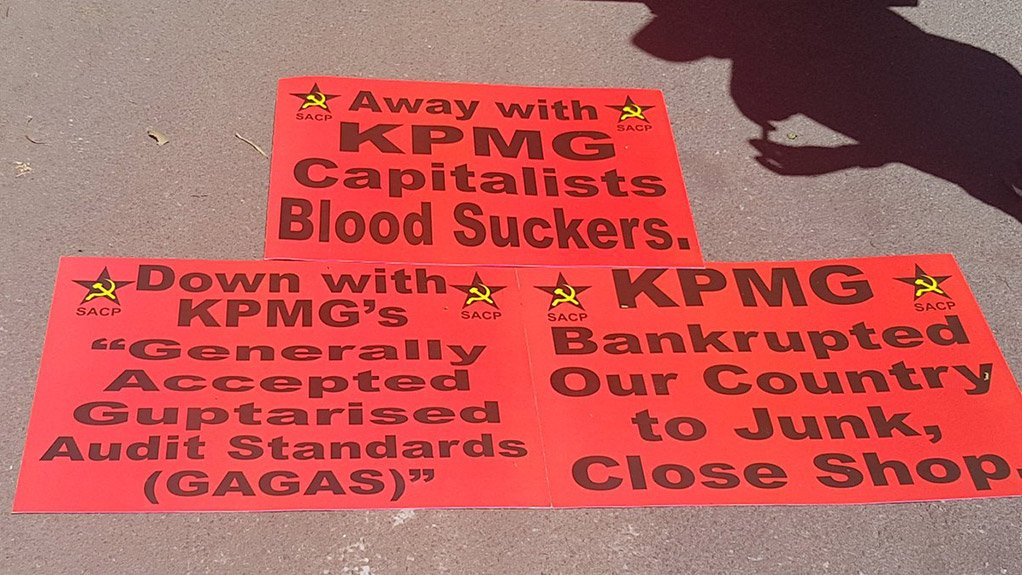 SACP pickets outside KPMG office 