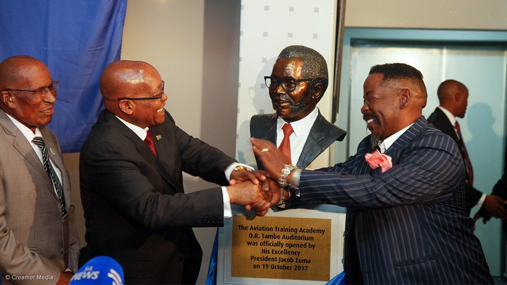 Zuma unveils the OR Tambo bust with Dali Tambo