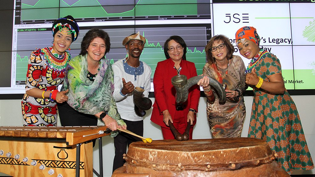 JSE CEO Nicky Newton-King, Cape Town mayor Patricia de Lille and JSE Capital Markets director Donna Nemer