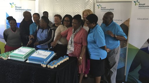 TEN YEARS  Ambassador Marisa Gerards with Royal HaskoningDHV’s MD Salani Sithole and principals of the various schools celebrating 10 years of Investing in Education 