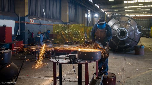 South African manufacturing declines, but could recuperate in new year