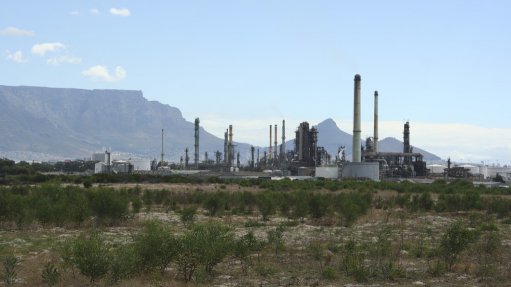 Looming 2020 bunker fuel deadline spells trouble for coastal refineries