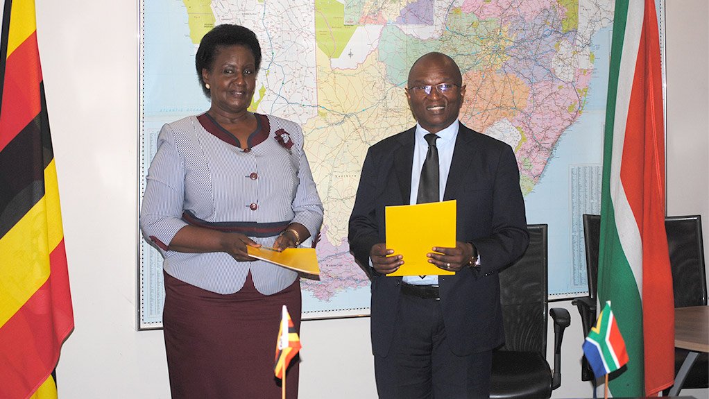 Ugandan Minister of Trade, Industry and Cooperatives Amelia Kyambadde and Trade and Industry Deputy Minister Bulelani Magwanishe