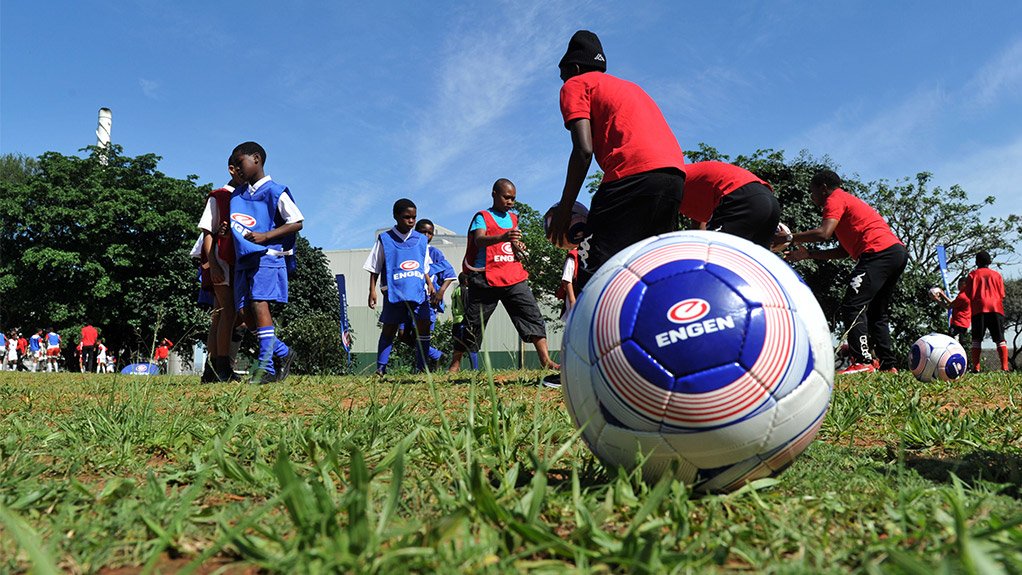 Engen and football partners SuperSport United to inspire youth in Bloemfontein
