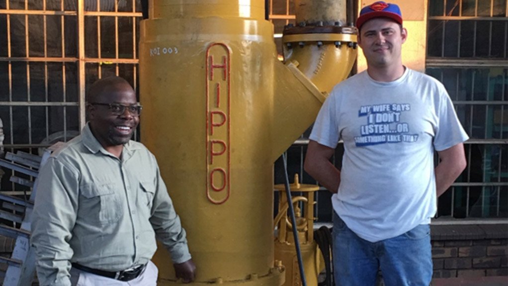Mr. Christopher Chakawodza from Octéa Group and Mr. Marius Sunkel from Hazleton Pumps at the HAZLETON PUMPS test facility.