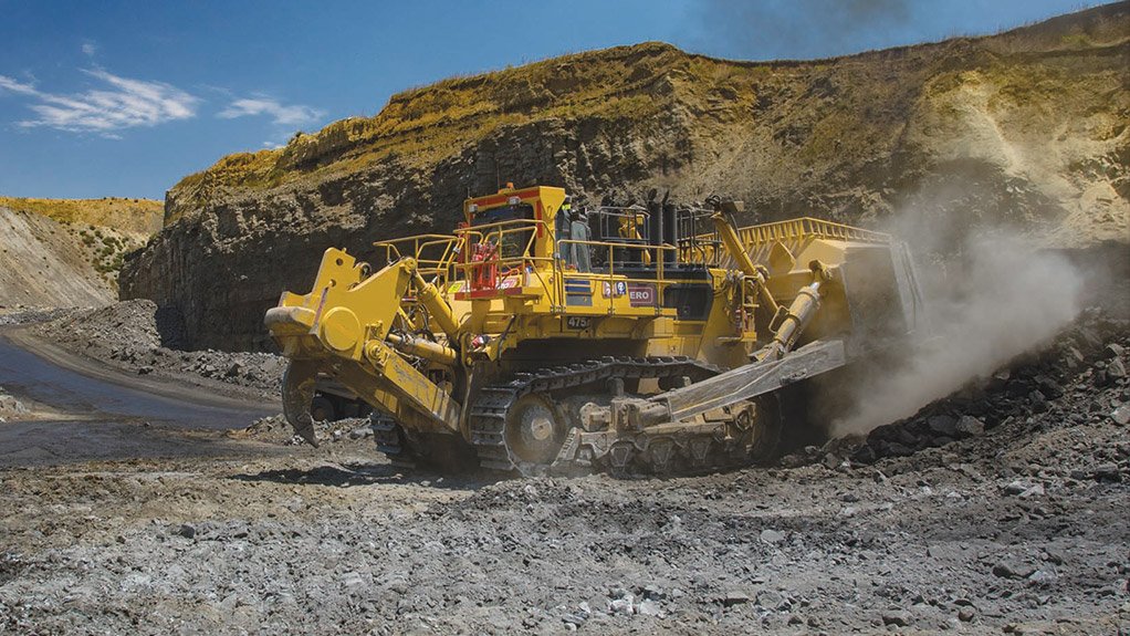 PERFORMANCE AND EFFICIENCY Komatsu's range of opencast equipment moves in the region of 40 million banked cubic meters of material a year 